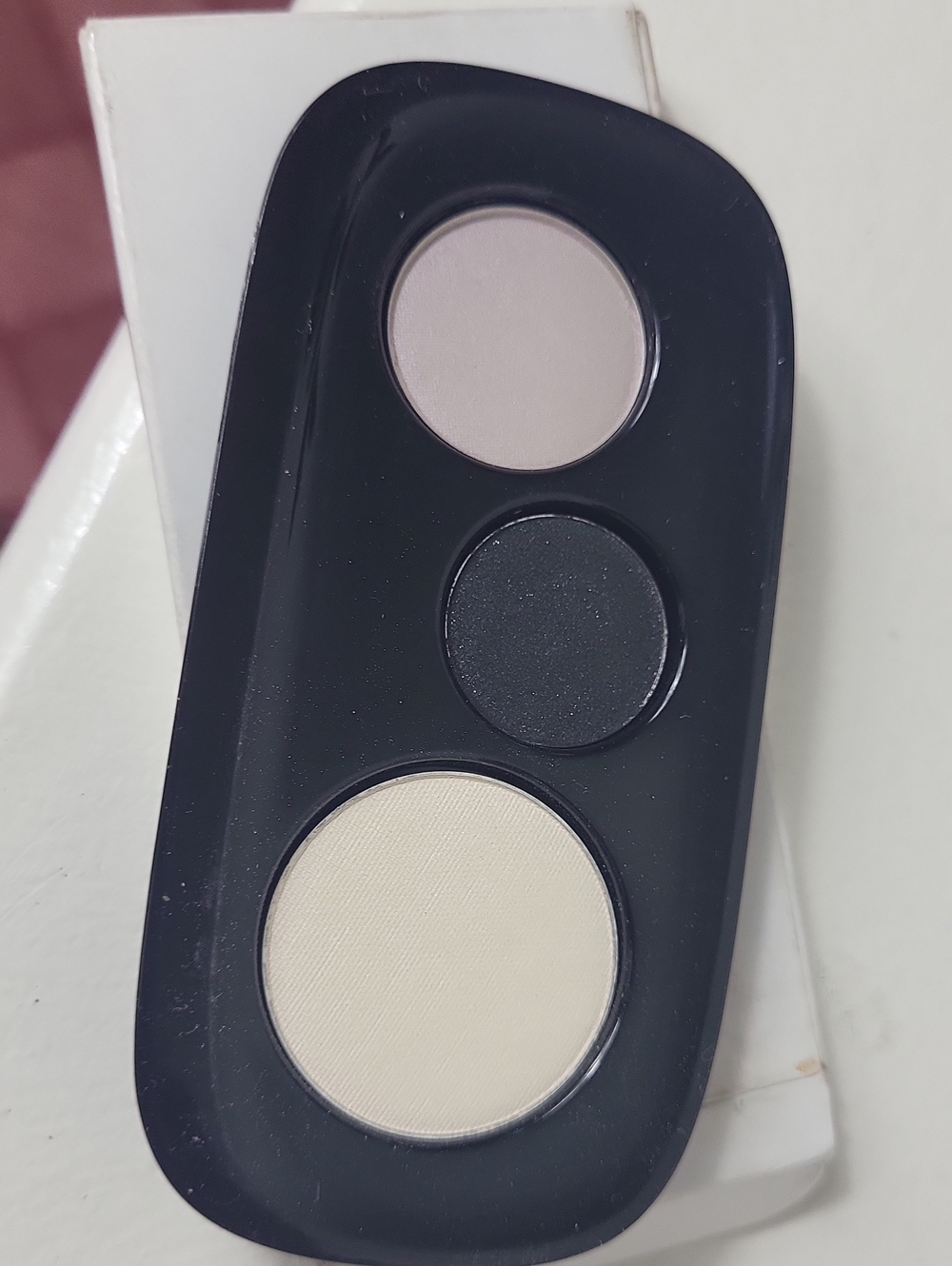 Marc Jacob tester Neutral Trio Eyeshadow The Mod - Picture 2 of 4
